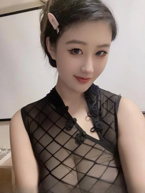 大胸少妇鹿鹿