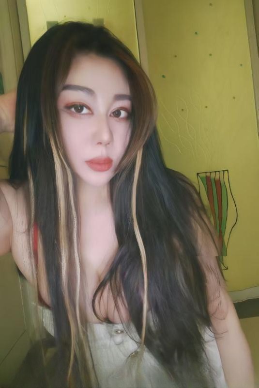 拱墅角色扮演巨乳熟女 图 2
