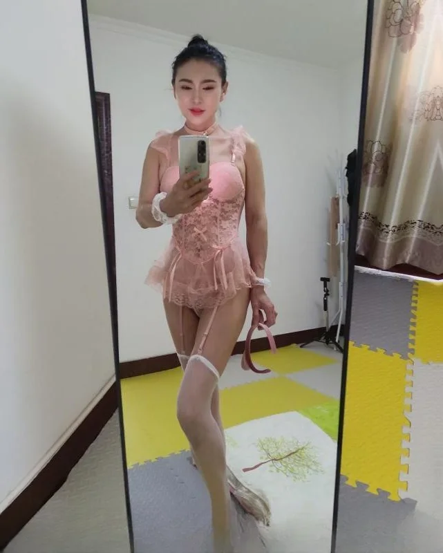 情趣诱惑少妇婷婷 图 3