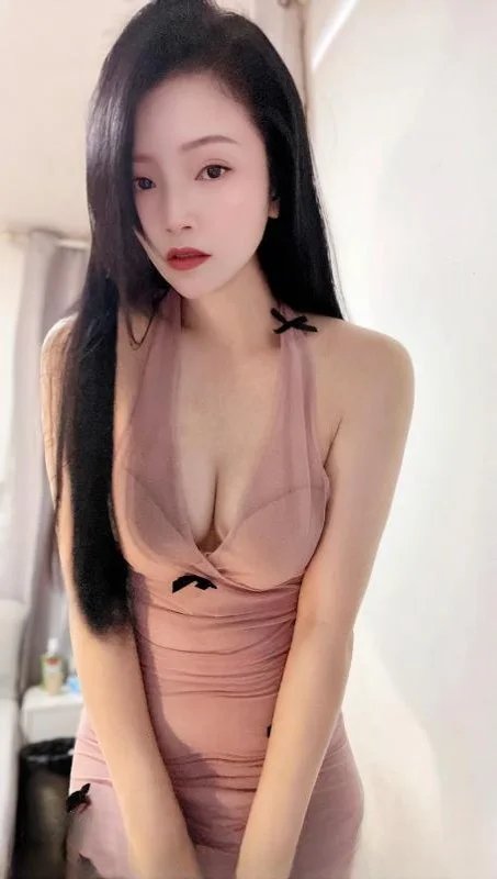 风骚大奶御姐伊伊 图 3