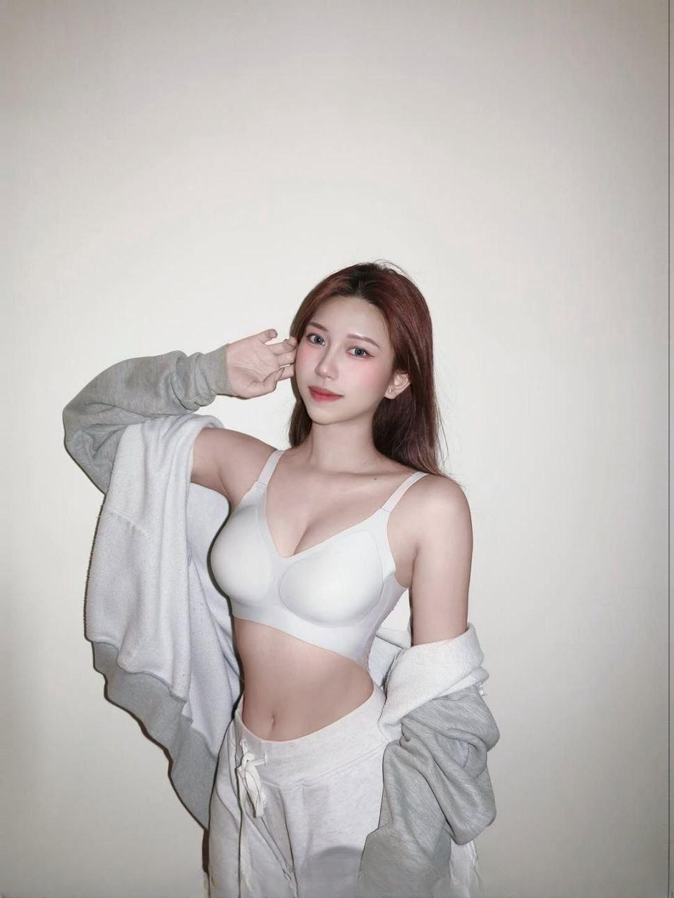 爆乳小美兼职 图 2