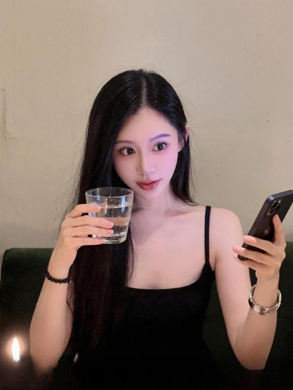 性感身材颜值奶茶老师
