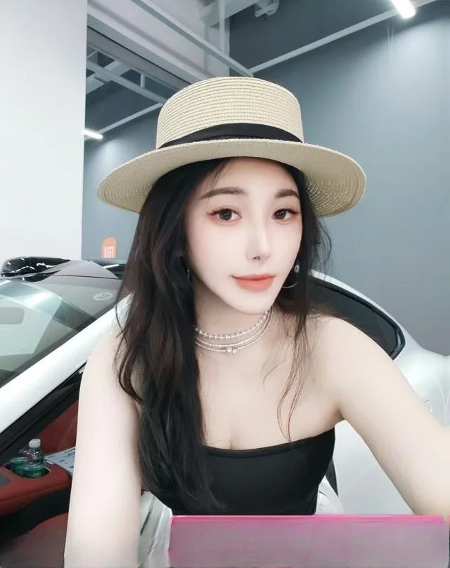 蜜桃臀性感小演员 图 2
