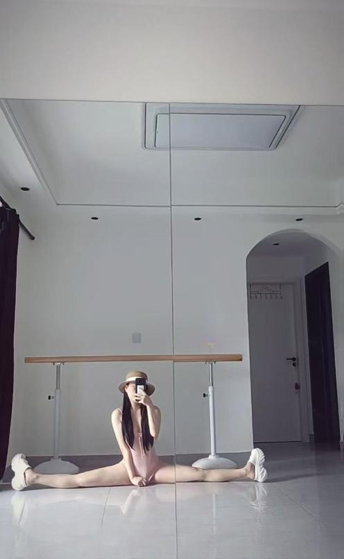 一字马舞蹈老师 图 2