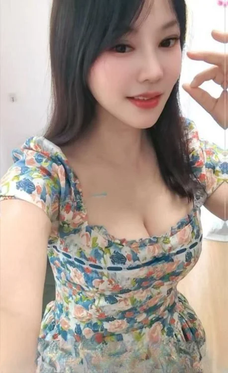 干兼职的坐台小姐姐 图 2