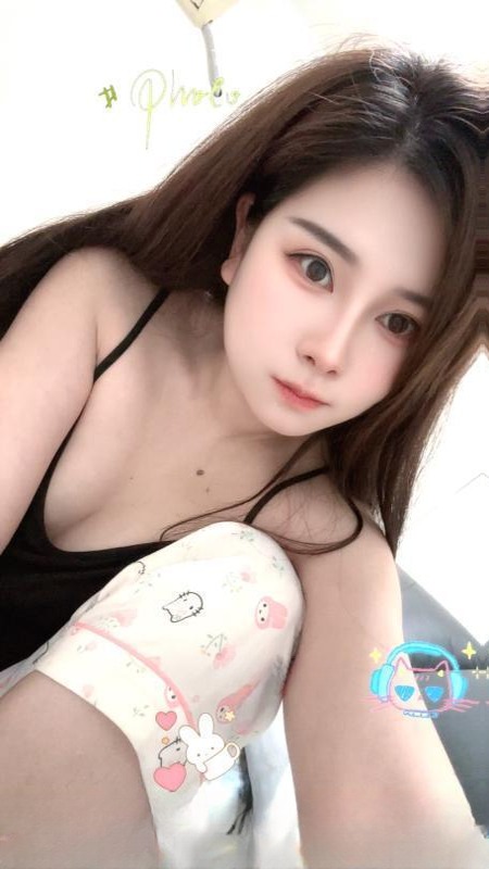 大胸美女兜兜