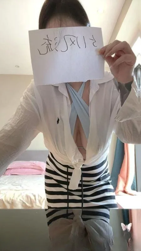 大胸微胖骚货 图 3