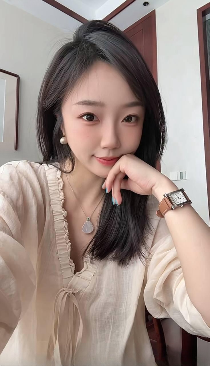 验证水多活好的小美女