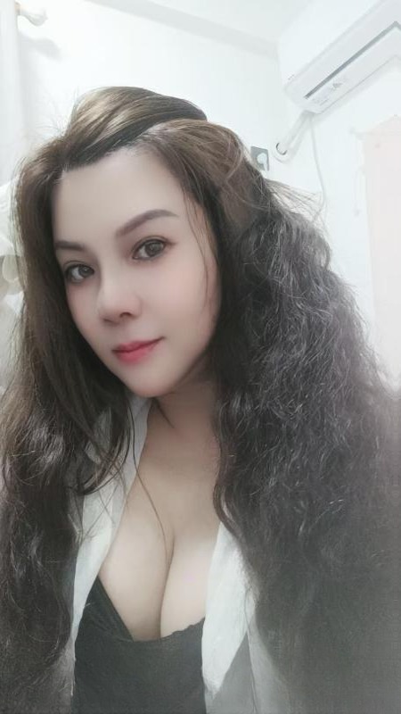 大波浪服务型少妇