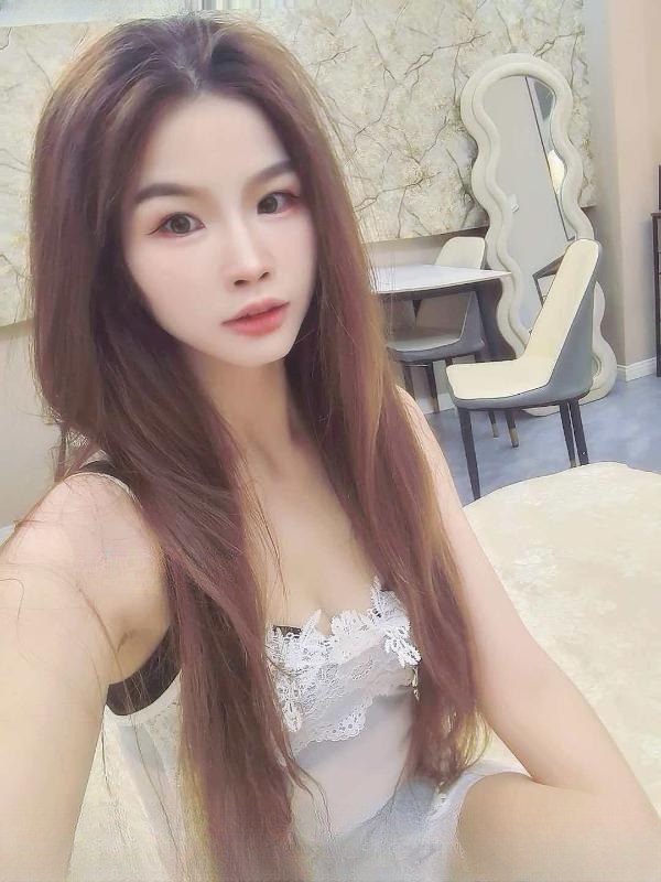 颜值苗条身材美女