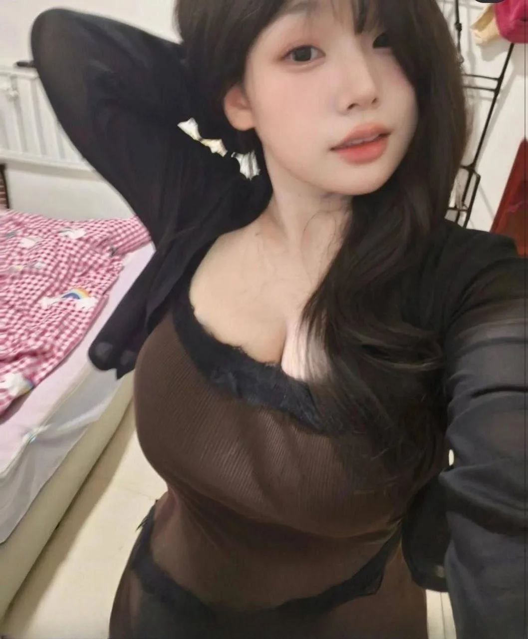 性感大胸骚货 图 2