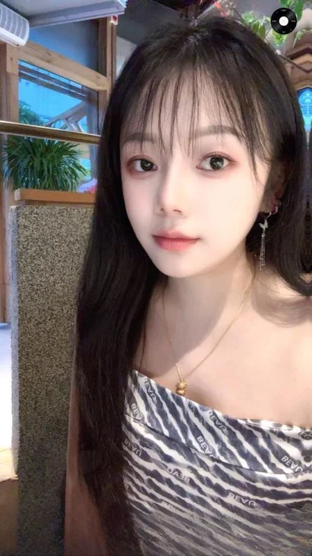 大奶幺妹 图 2