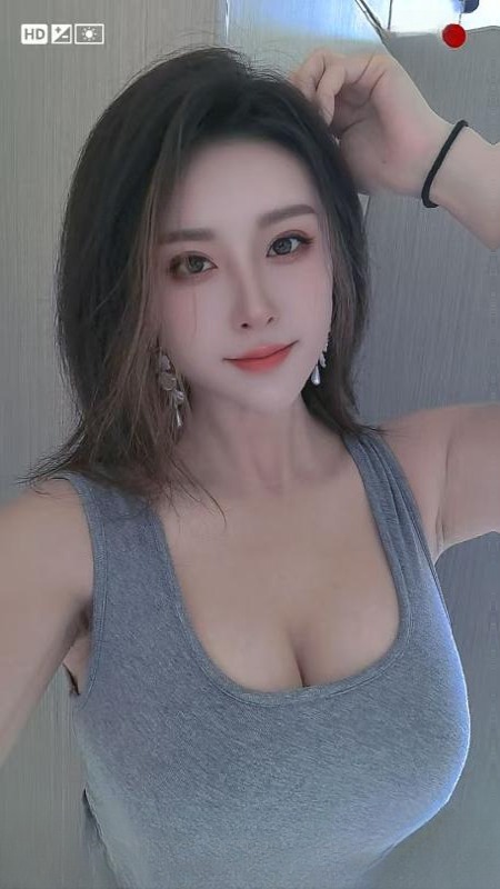 大奶御姐型美少妇 图 2