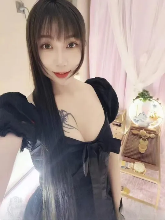 南关性感美腿妹子