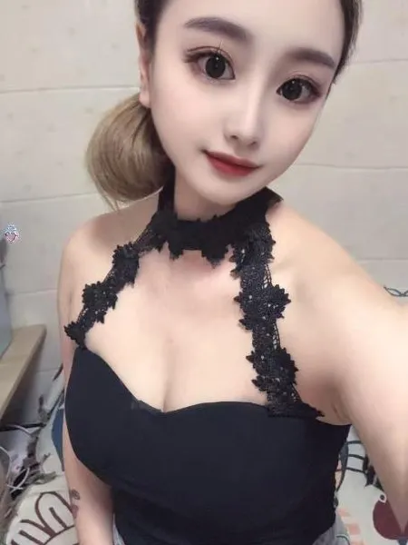 白云美胸细腰嫩妹