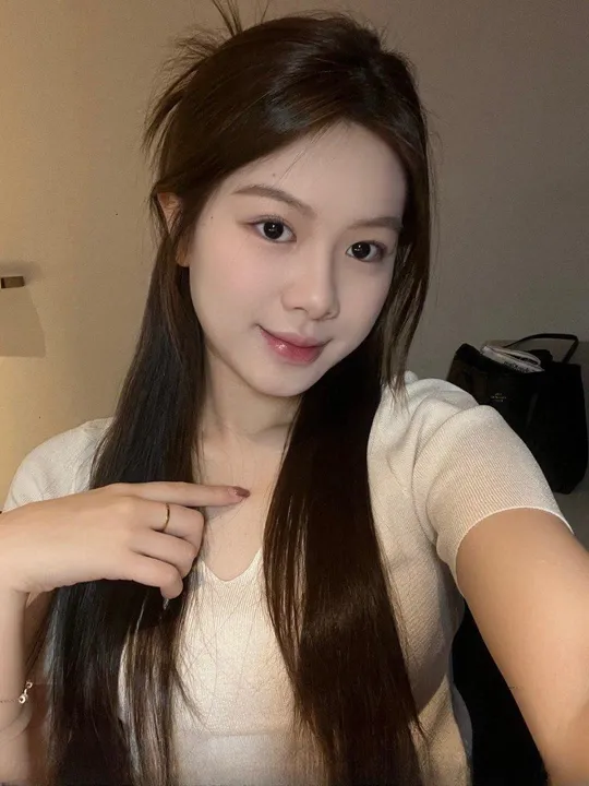 高颜值气质骚女