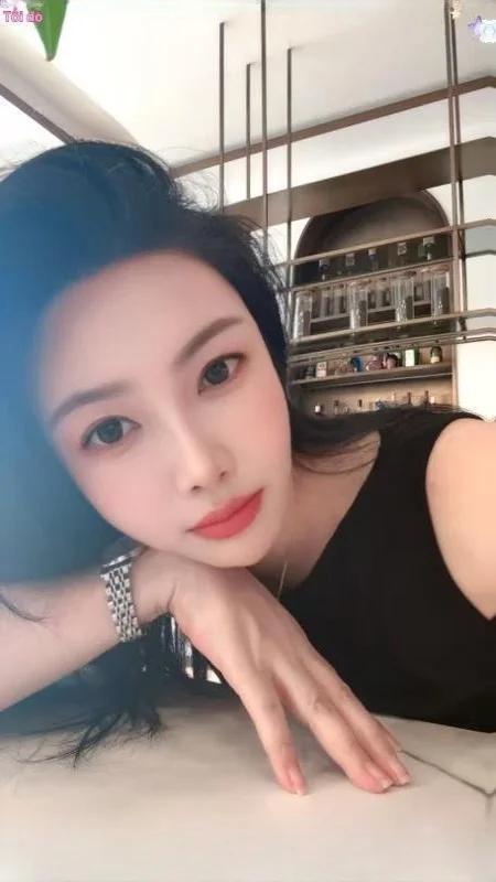 肤白貌美骚嫩妹 图 2