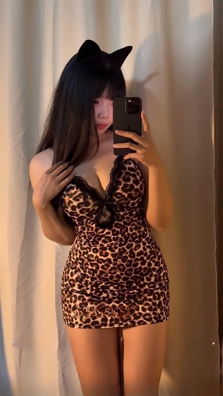 萝莉脸奶牛身材