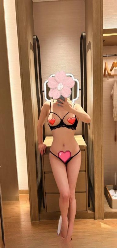 完美身材热情服务妹子