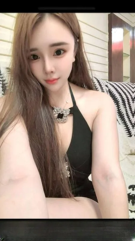 南门娇娇肤白大胸 图 2