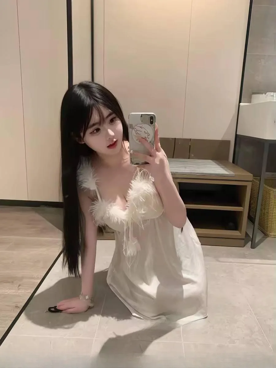 年轻小姑娘柔韧性足