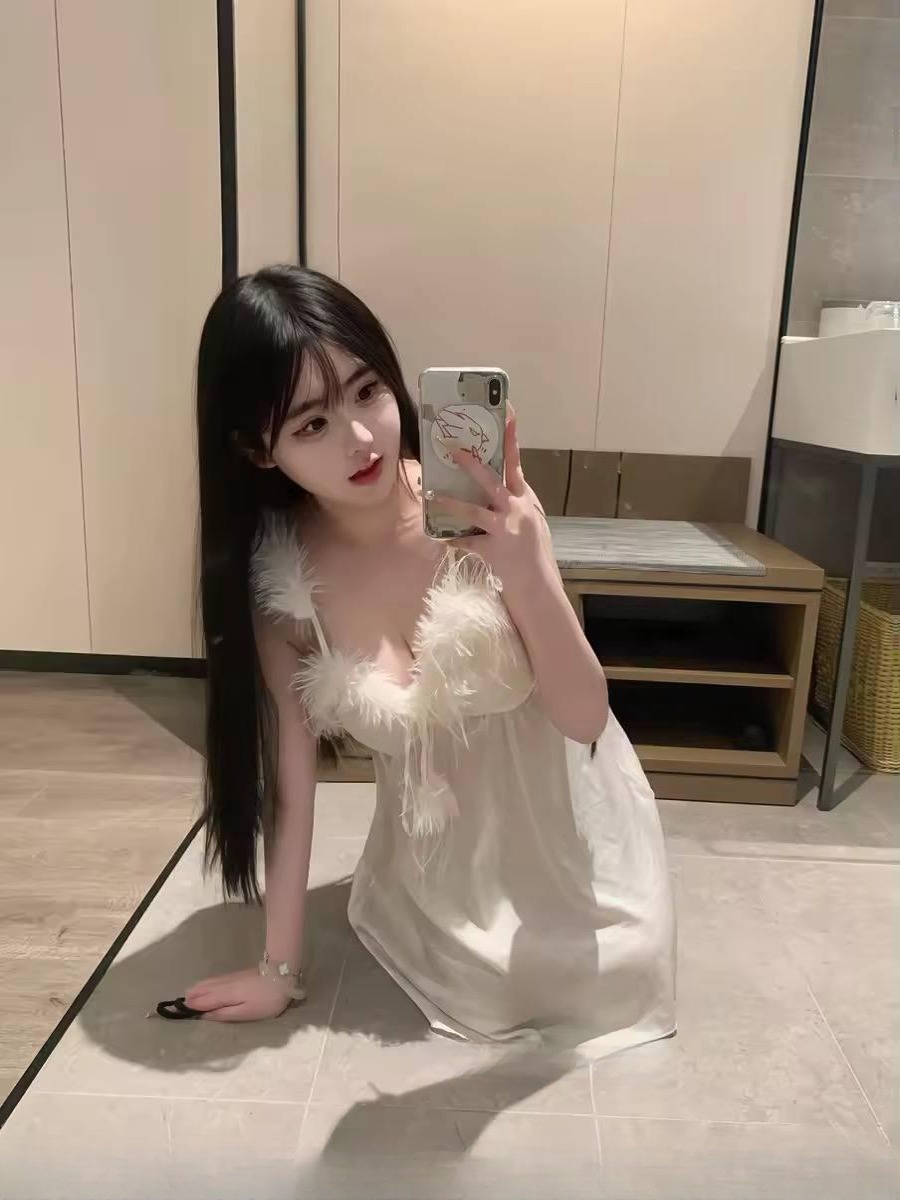 年轻小姑娘柔韧性足