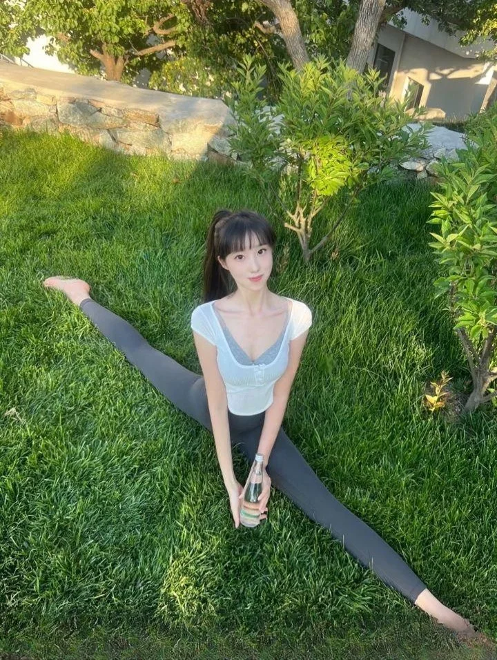 翘臀白虎嫩鲍御姐