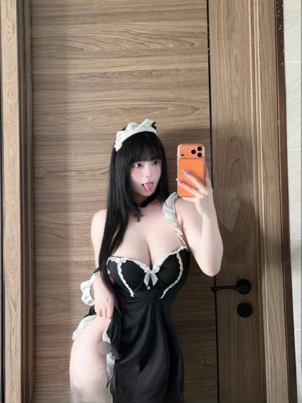 七宝大屁股巨乳骚妹
