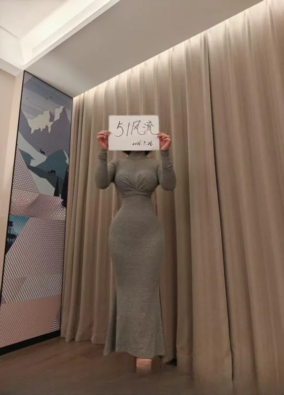 闷骚细腰蜜桃臀米酥 图 3
