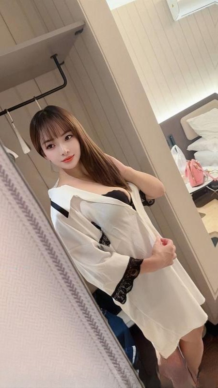 大奶人妻 图 2