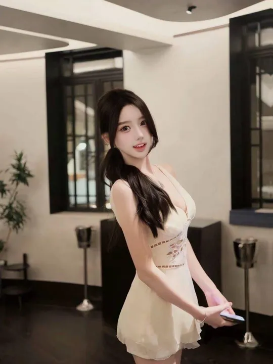丰满健身00后小姐姐