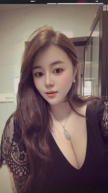 风情D奶美妇 图 4