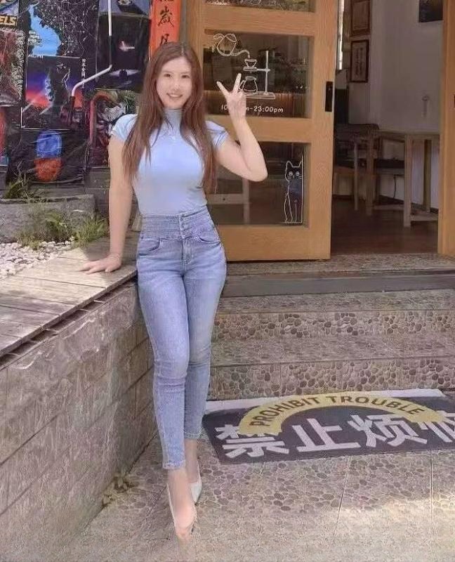 少妇水多多 图 2