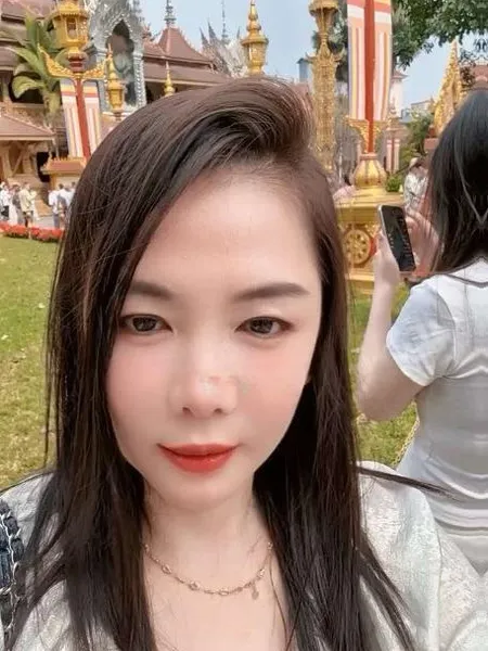 三通气质熟女