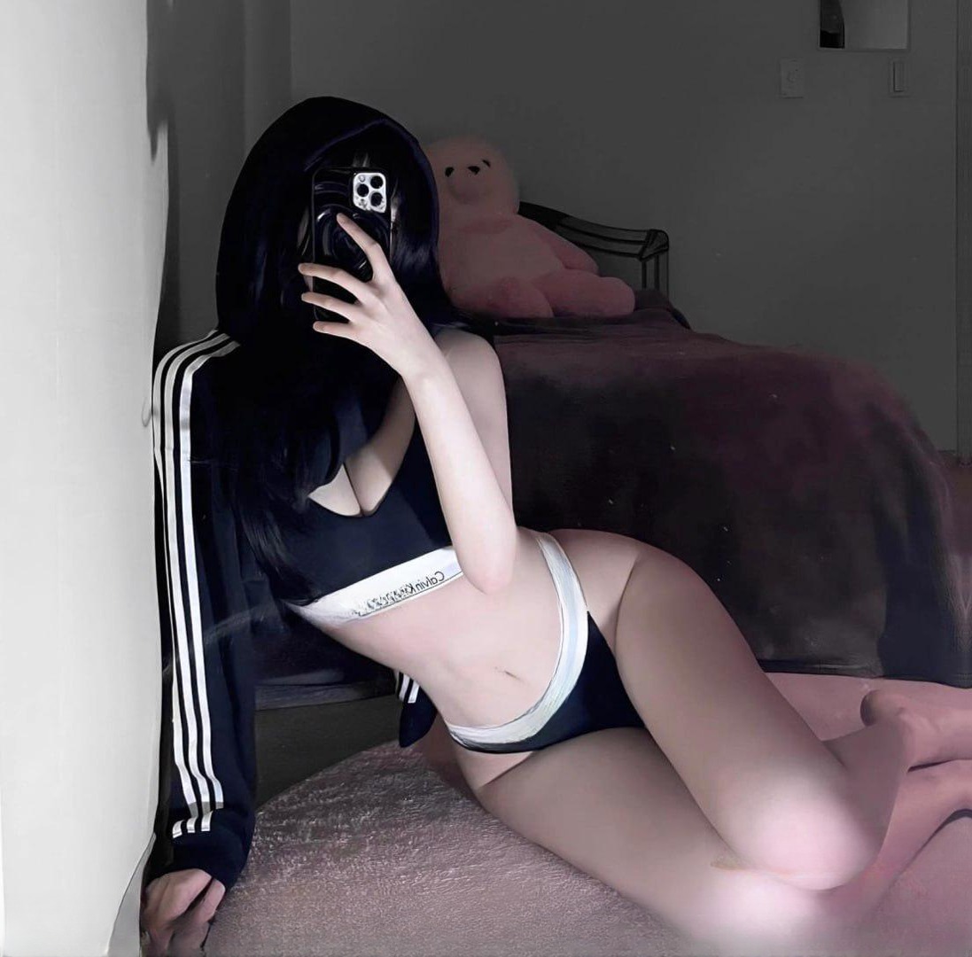 很会玩的粉嫩小妹
