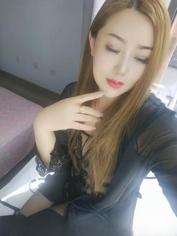 黑丝皇后 图 2