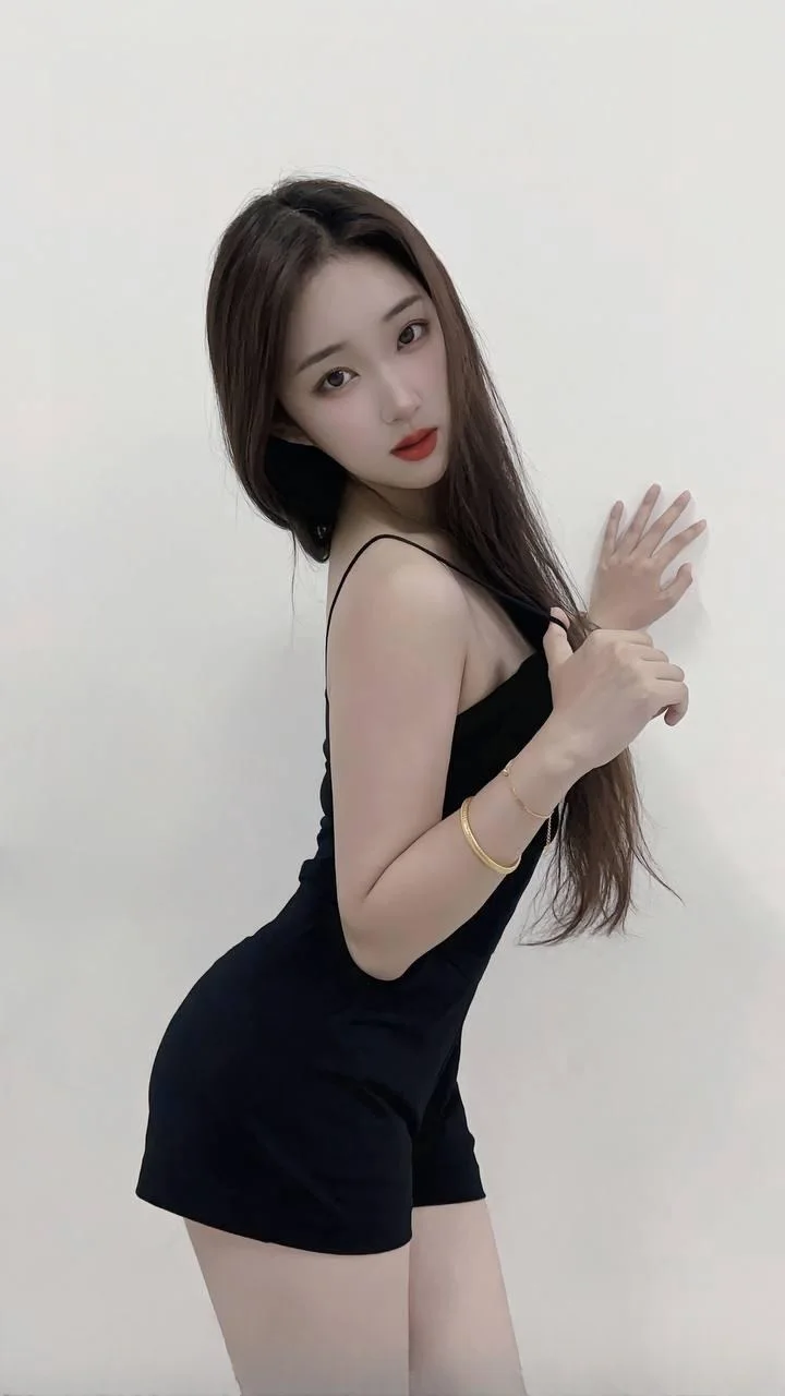 肤白大奶甜妹身材 图 2