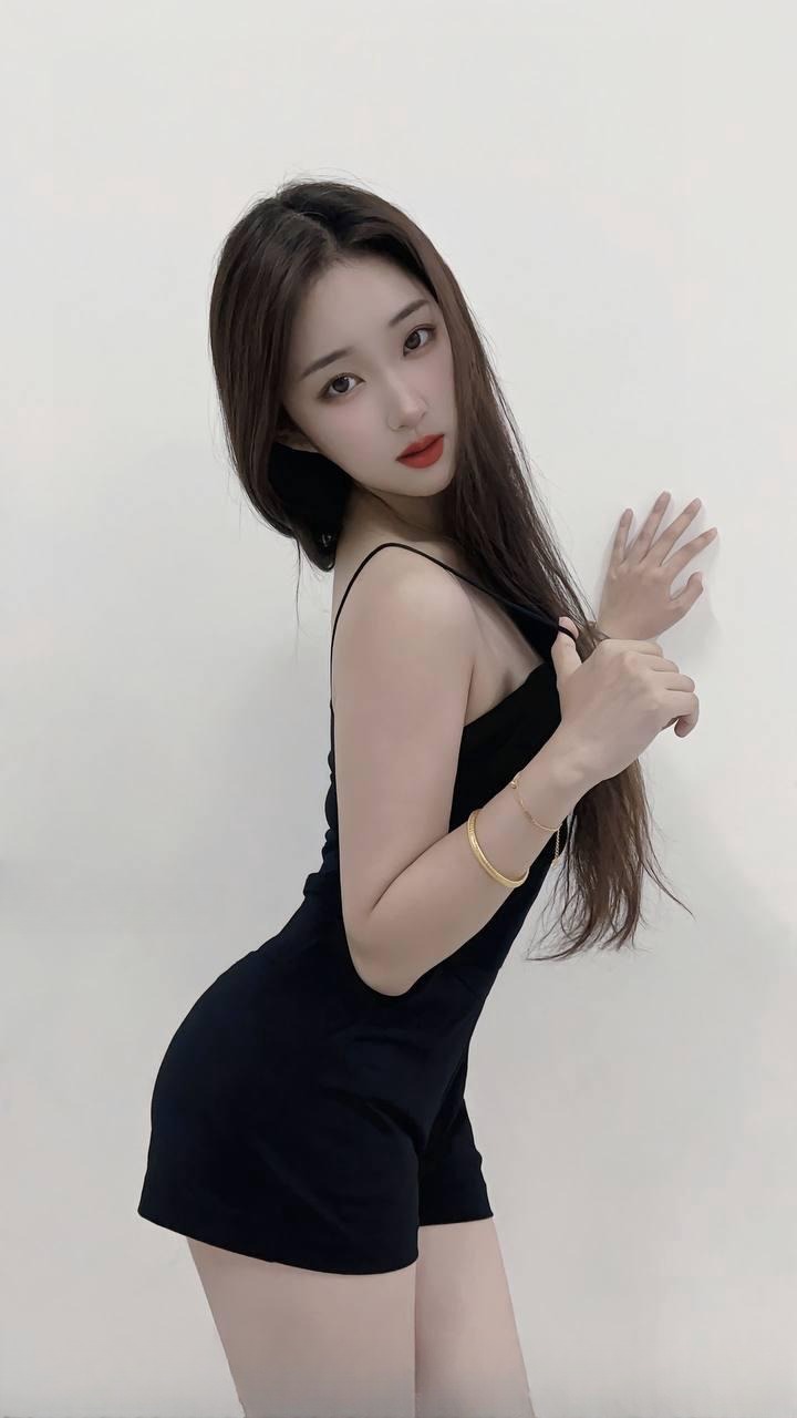 肤白大奶甜妹身材 图 2