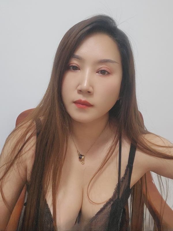 梅花园气质少妇 图 2