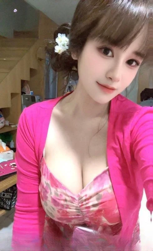 口活一流巨乳老师 图 3