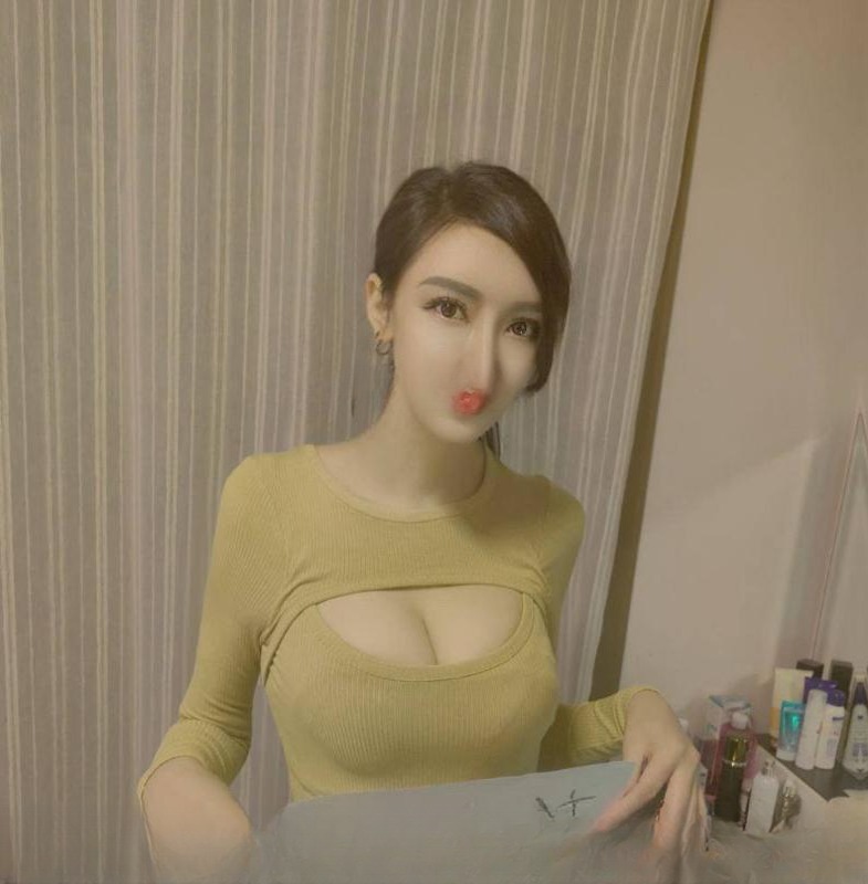 前凸后翘风骚蜜桃臀