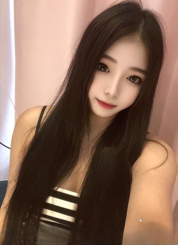 翘臀大胸妹子 图 2
