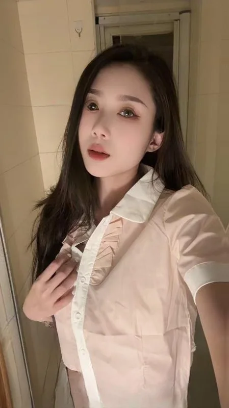 黑丝长腿俏佳人 图 3