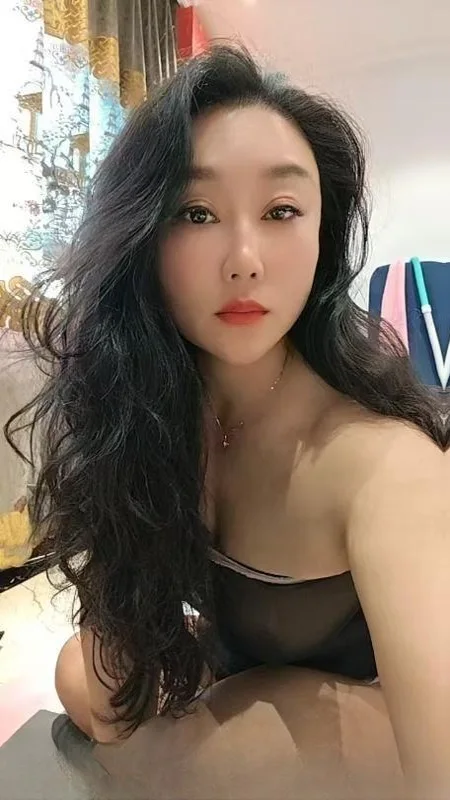 潮喷毒龙骚货小青 图 4