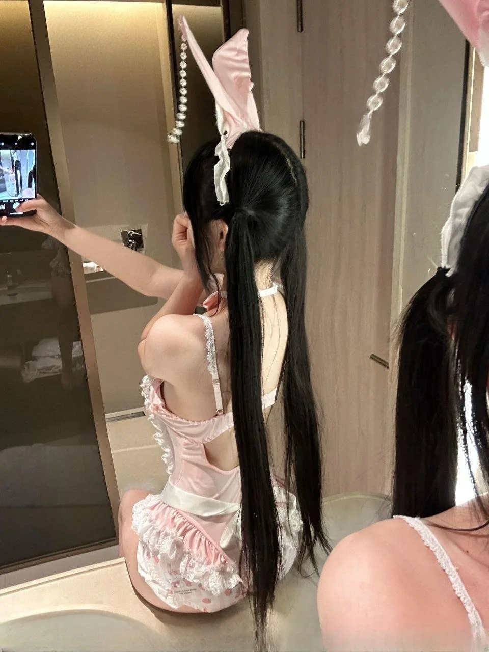 刚下海三点粉美女 图 3