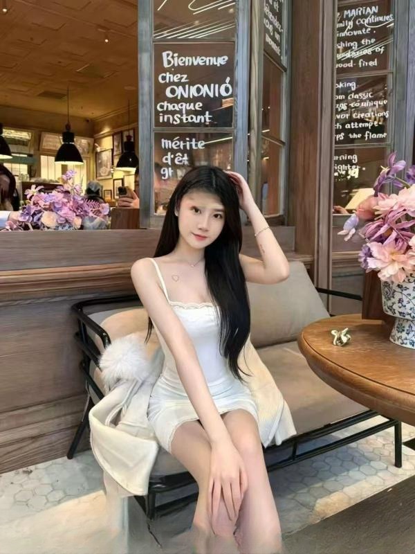 丰满迷人零零后 图 4