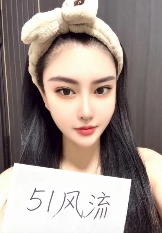 东区性感大长腿御姐