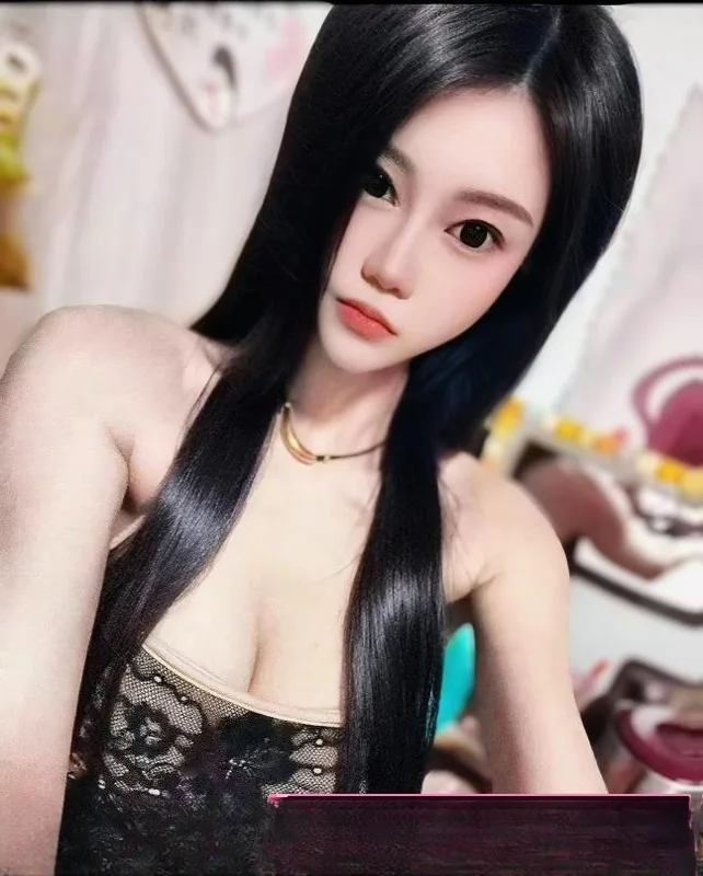 巨乳美腿三通御姐