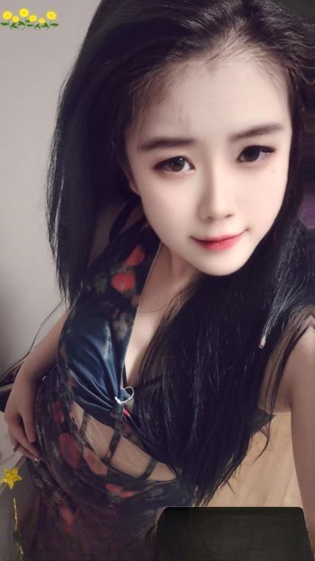 可撕的碎花裙御姐