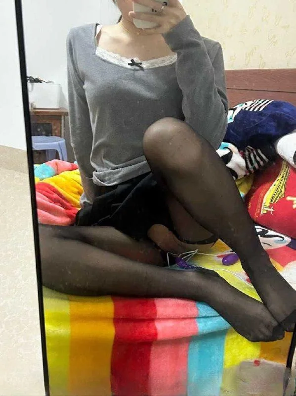 水多超嫩黑丝妹子